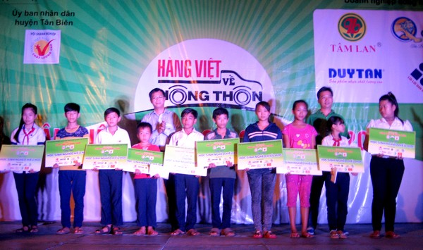 Tân Biên: Khai mạc phiên chợ Hàng Việt về nông thôn 